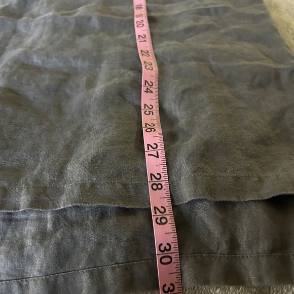 Excellent condition Ellen Tracy Gray Sleeveless linen tunic size L. Gold details - Picture 10 of 10